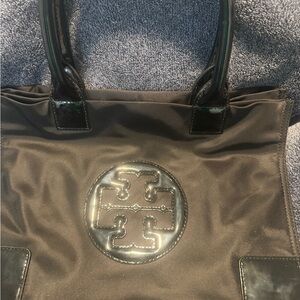 Tory Burch Bag / makeup bag